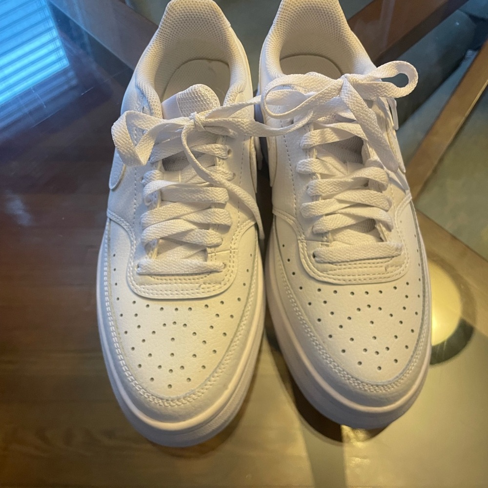 Nike White leather Mesh Sneakers